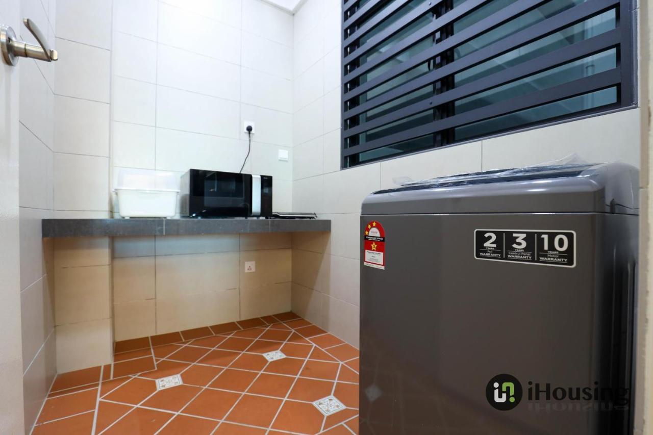 Ong Kim Wee Residence Melaka By I Housing Exterior foto